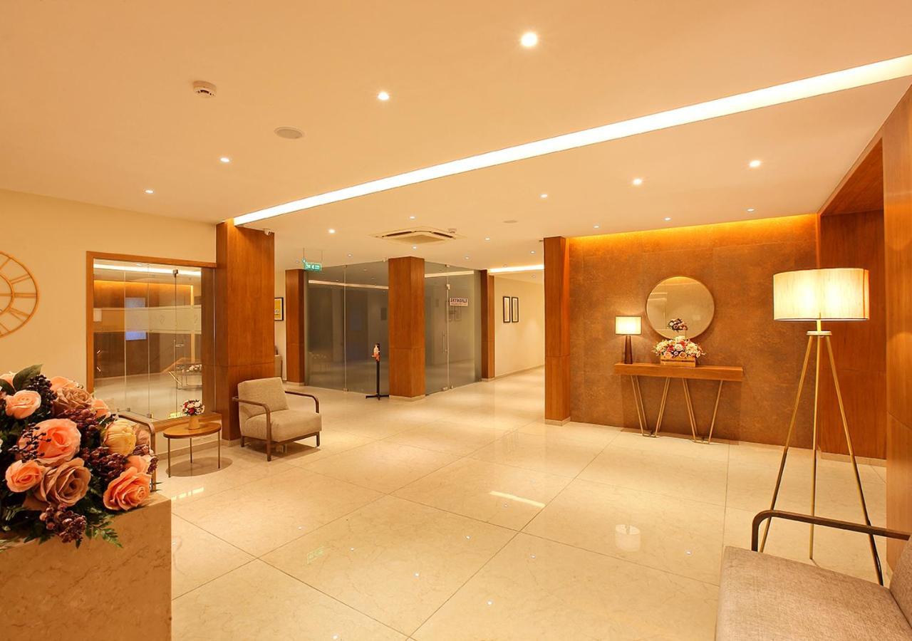 Hotel Crystal Plaza Kochi Eksteriør billede